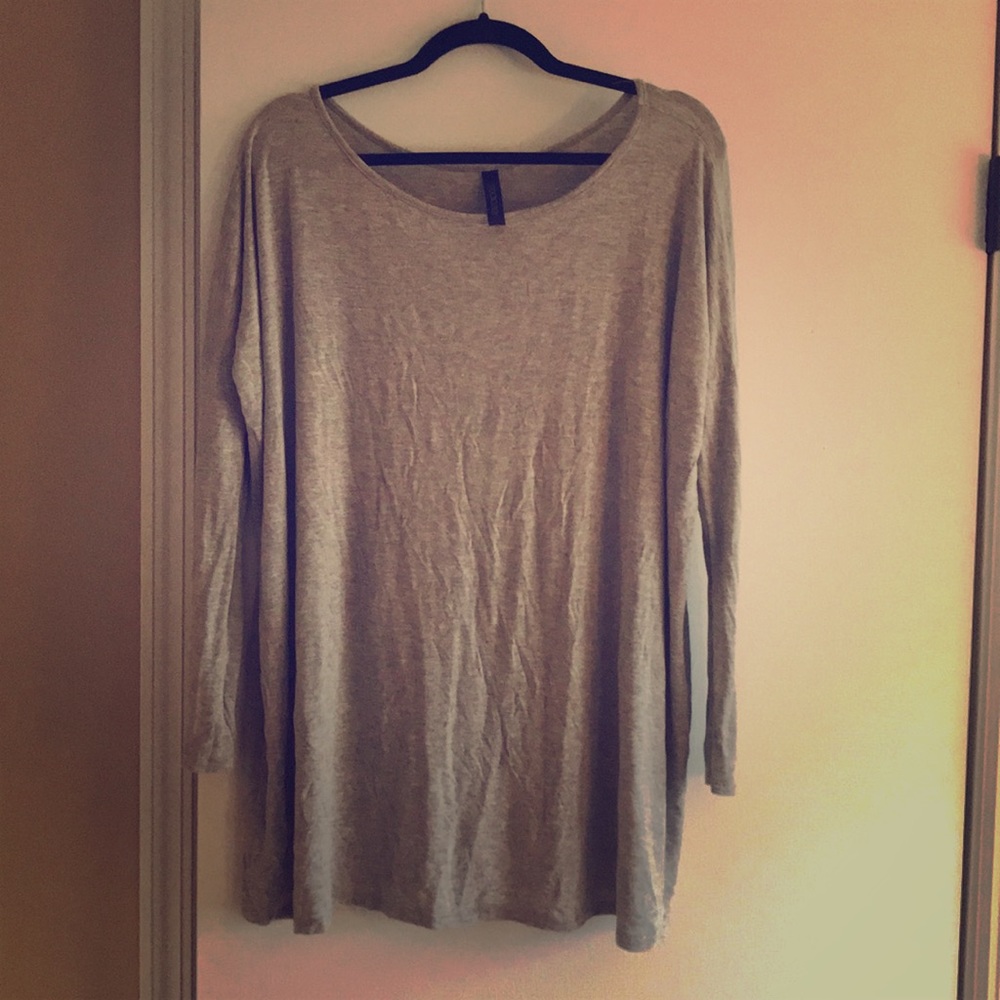 Long sleeve grey tee!